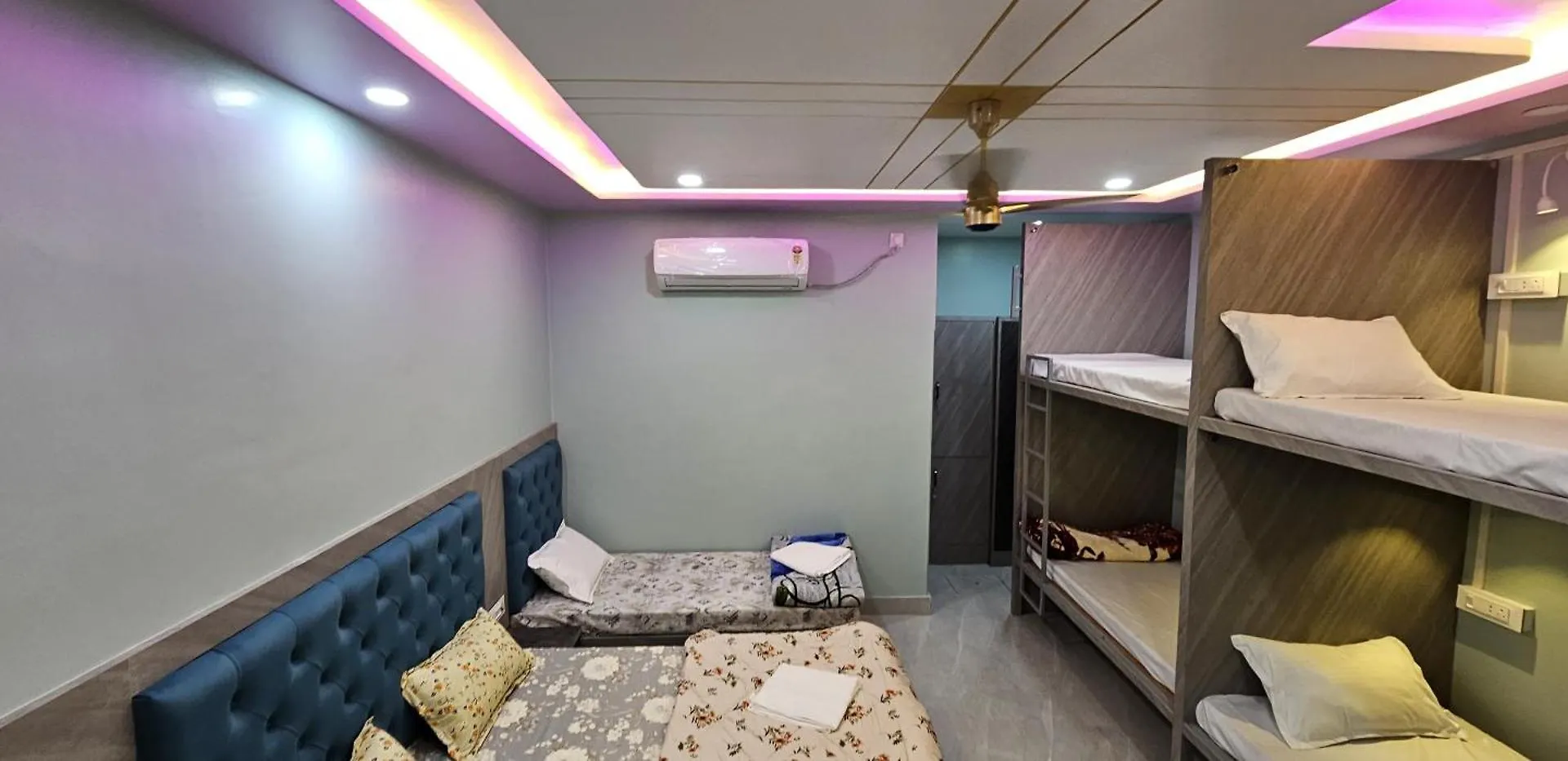 ורנאסי Kashi Om Vilas Homestay בית הארחה