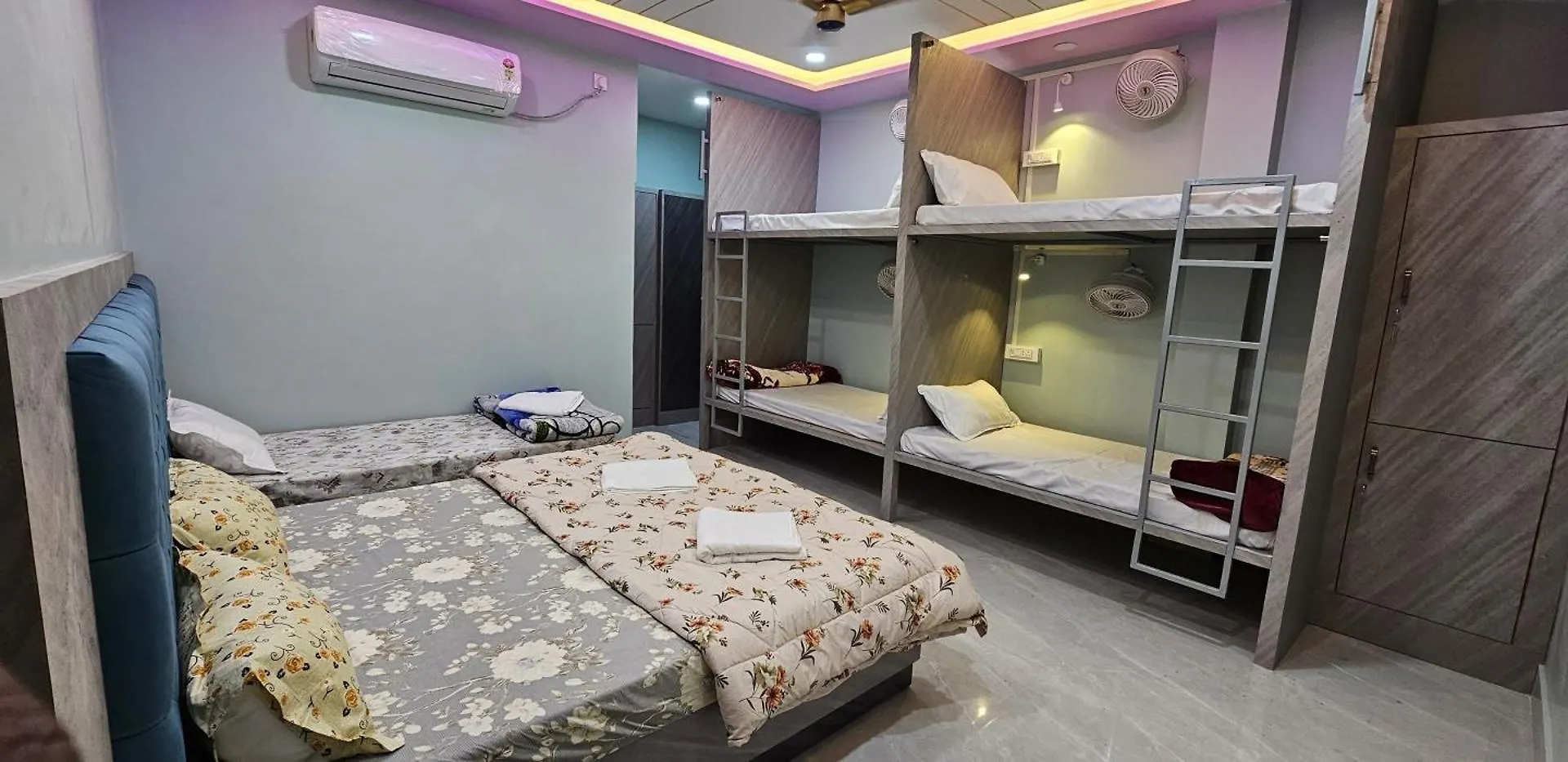 ורנאסי Kashi Om Vilas Homestay בית הארחה