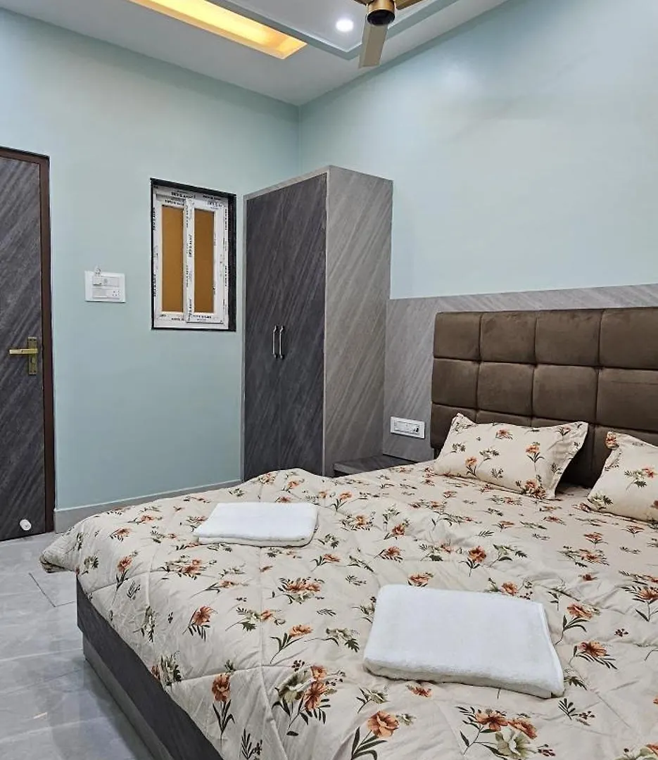 Kashi Om Vilas Homestay Varanasi Guest house